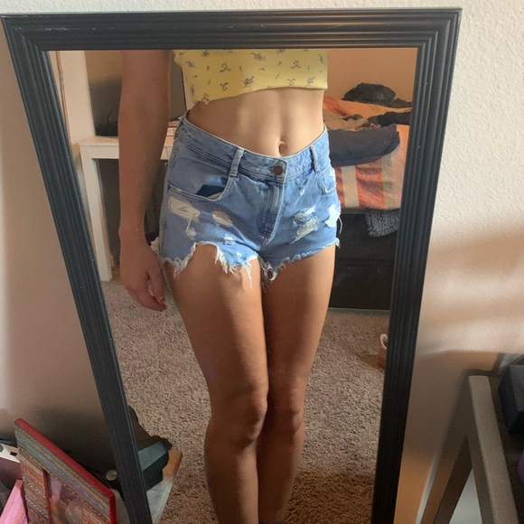 SOLD‼️ Zara Denim Short - Picture 1 of 5